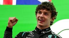 Áttörés Kínában: Antonelli nyeri az első F1-es versenyt, a McLarenek nem indulnak